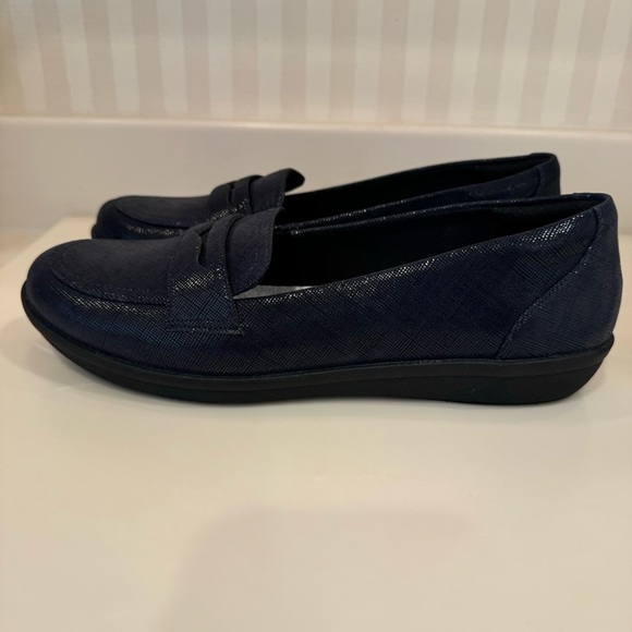 Clarks Cloudsteppers Ayla Slip On Loafer Flats - Picture 7 of 16